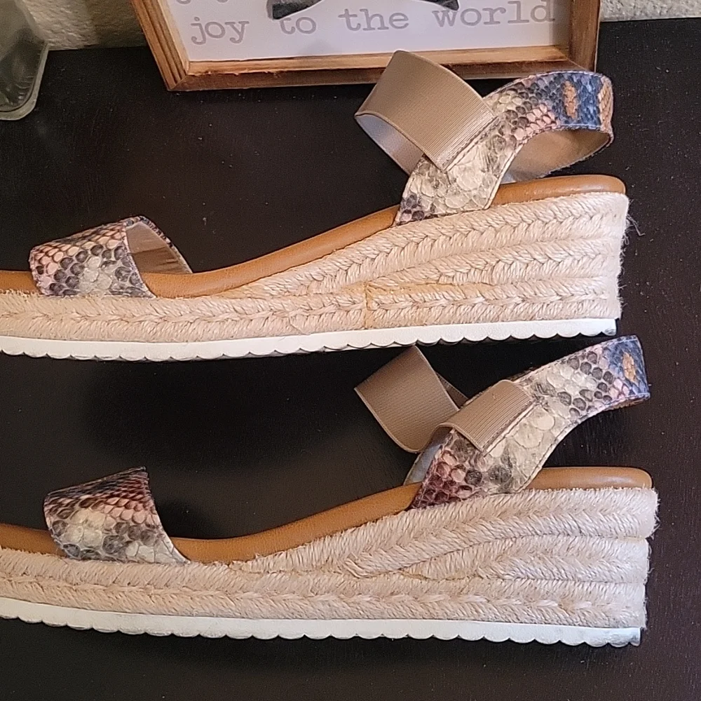 Anne Klein Flex Sandals Size 9.5